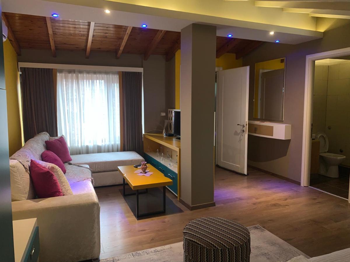 Guest House People Korce Exteriér fotografie